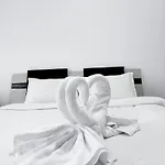 Apartamento Julia Airport Private Parking-modern *