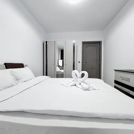 Julia Airport Private Parking-modern Apartment *